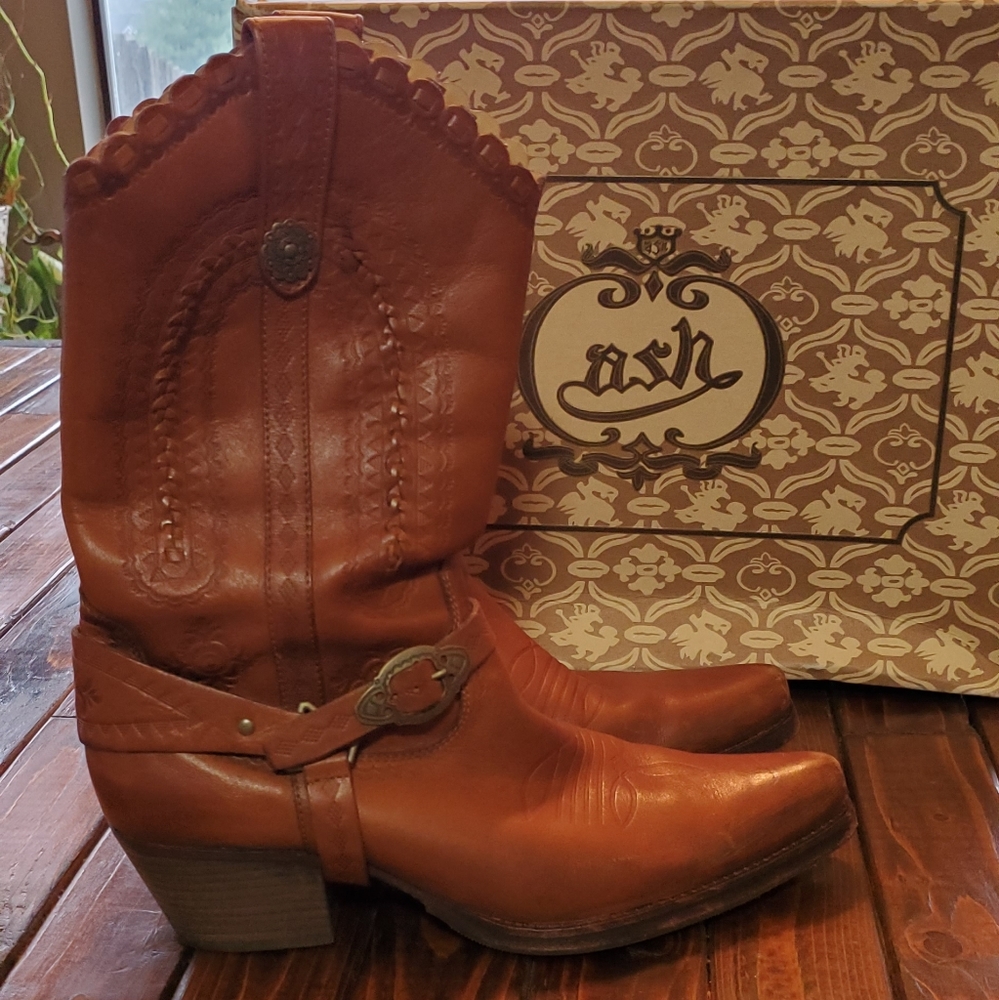Ash leather boots